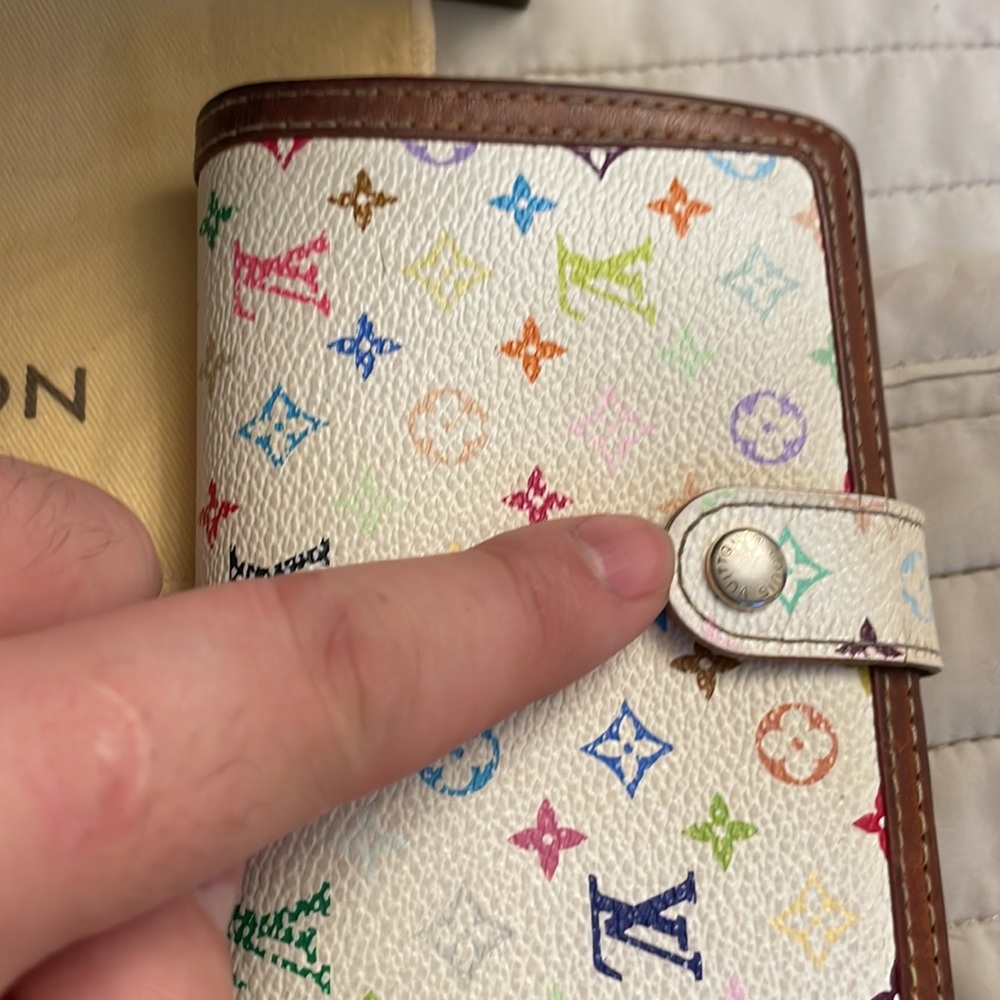 Takashi murkami white Louis Vuitton preloved kiss lock wallet lv gold - Picture 4 of 14